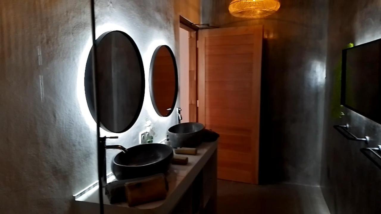 Agape Unlimited Villa Canggu Exteriör bild